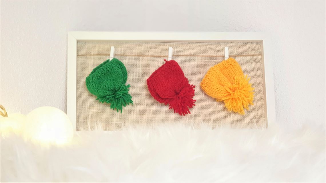 kolorowe czapeczki dla maskotki szytej recznie handmade